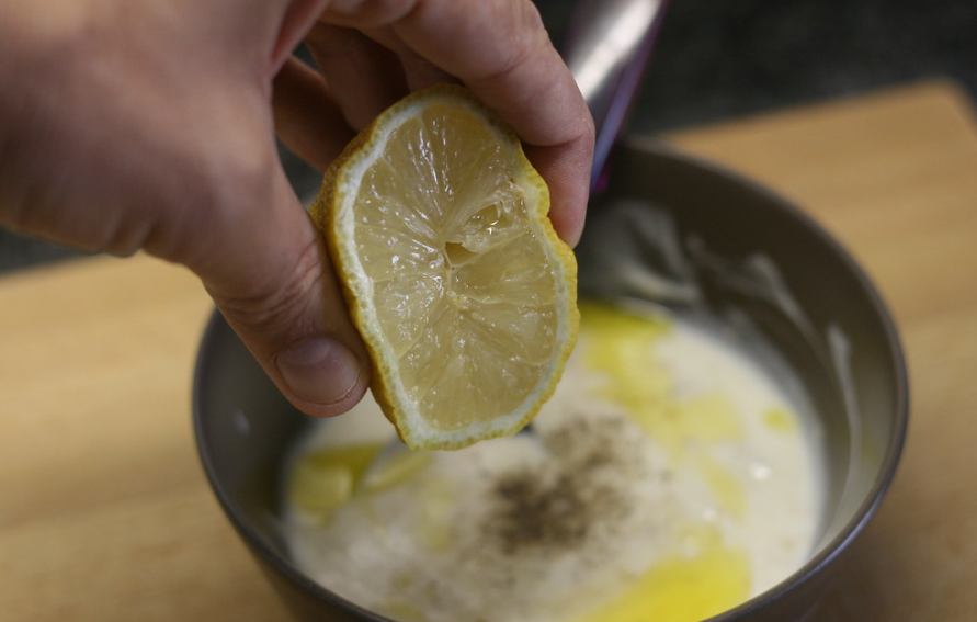 Faláfel casero con salsa de yogur, la receta auténtica y sencilla