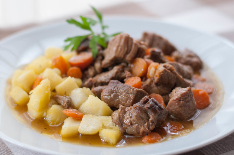 Guiso de carne de la abuela lucrecia