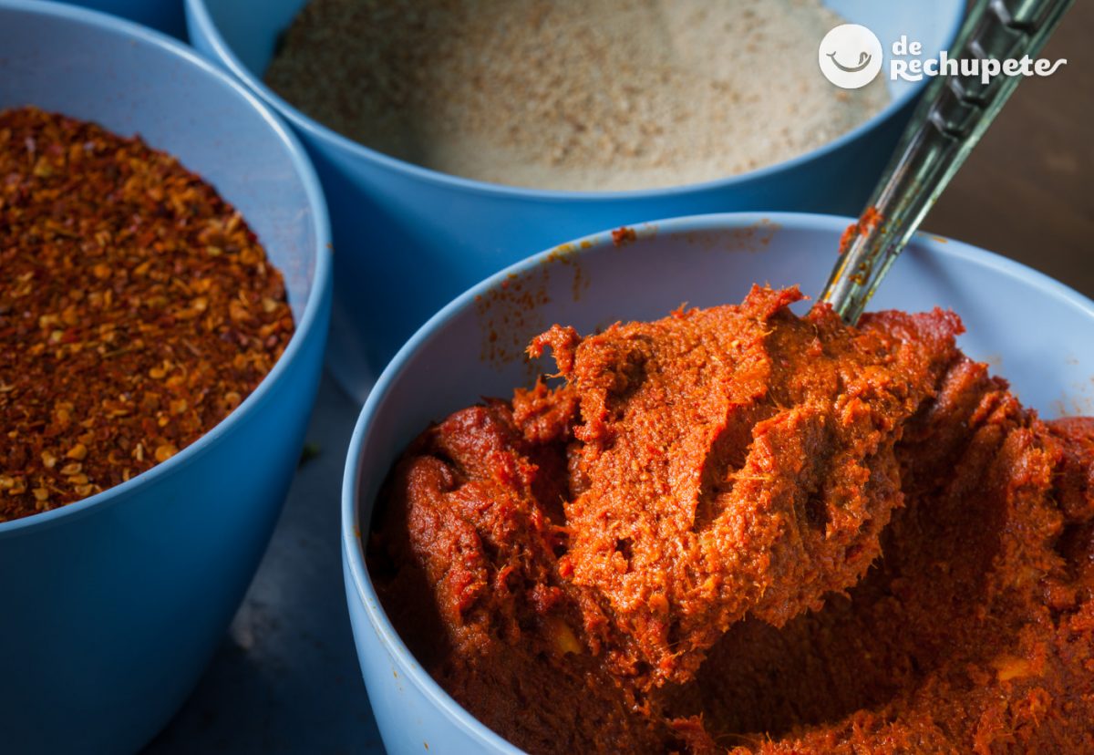 Cómo hacer pasta de curry rojo