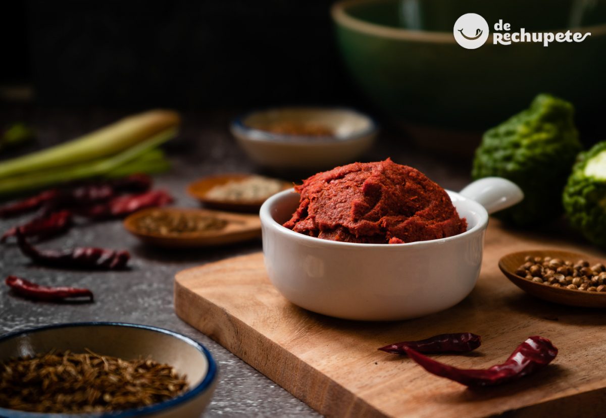 Cómo hacer pasta de curry rojo
