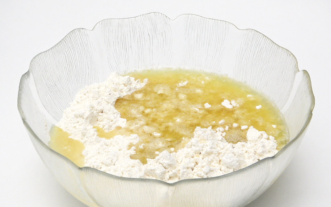Tirabuzones dulces de vino o cañas fritas. Postre de Semana Santa