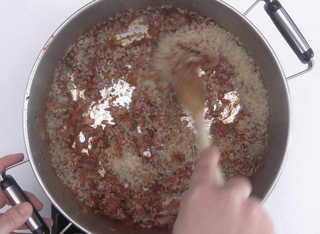 Arroz Jambalaya. Receta tradicional de la cocina criolla
