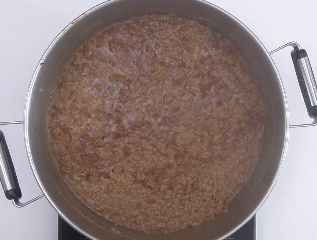 Arroz Jambalaya. Receta tradicional de la cocina criolla