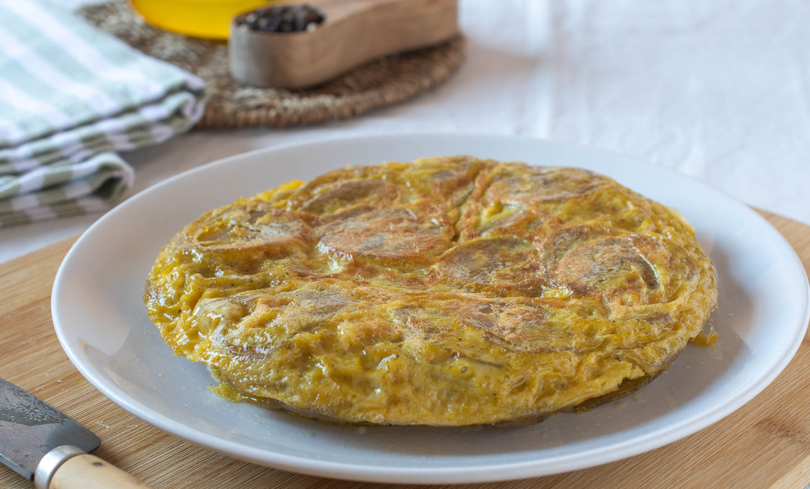Tortilla de plátano macho. Una tortilla colombiana perfecta para desayunar
