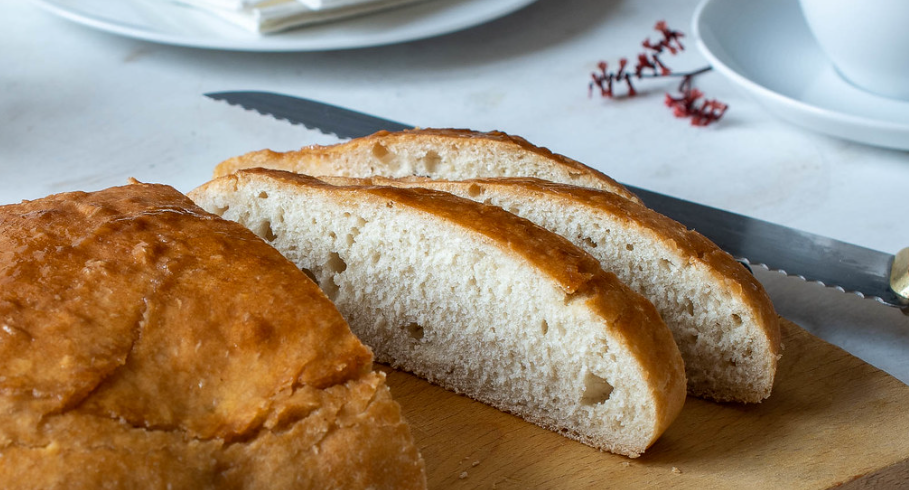 Coca de forner o coca de pan dulce. Receta tradicional paso a paso