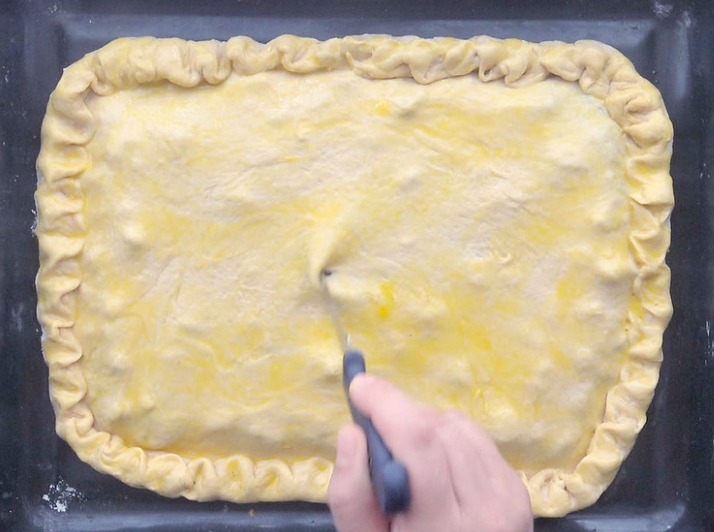 Empanada gallega rellena de carne