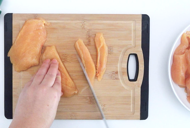 Fingers o tiras crujientes de pollo. Hechas en horno y freidora de aire