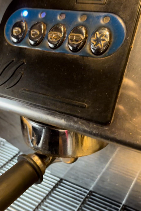 Cómo hacer un Flat White coffee, el café de moda