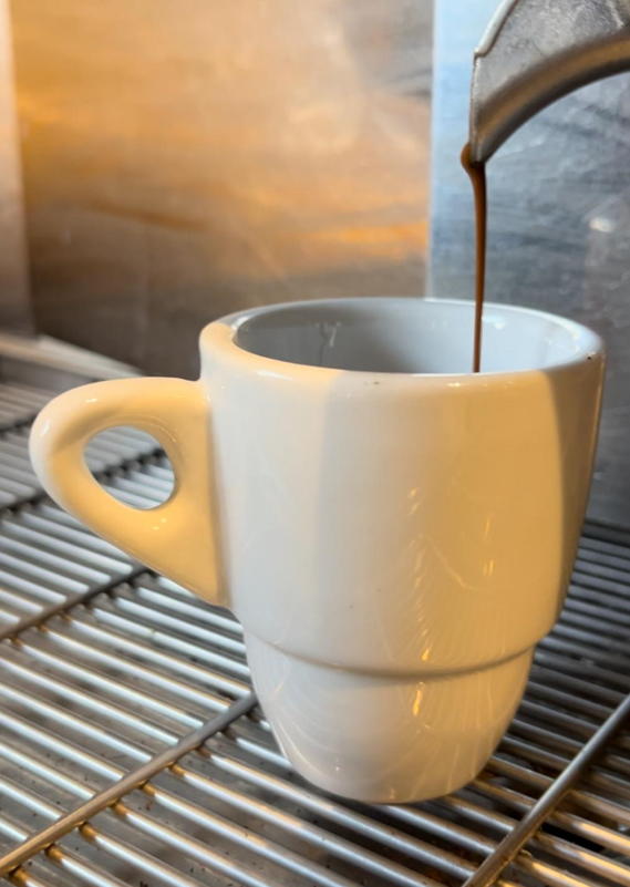 Cómo hacer un Flat White coffee, el café de moda