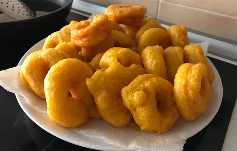 Buñuelos valencianos de calabaza. La rosquilla abuñuelada de las Fallas