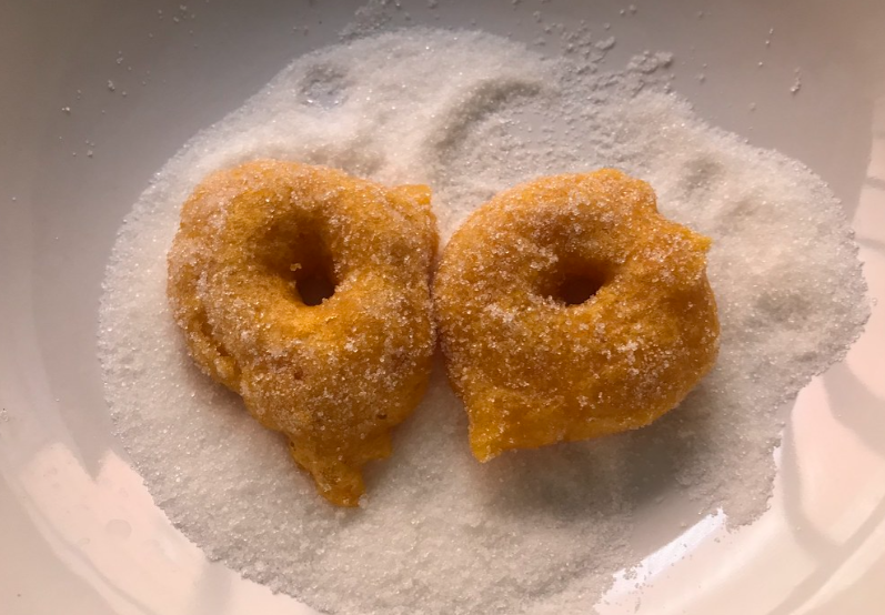 Buñuelos valencianos de calabaza. La rosquilla abuñuelada de las Fallas