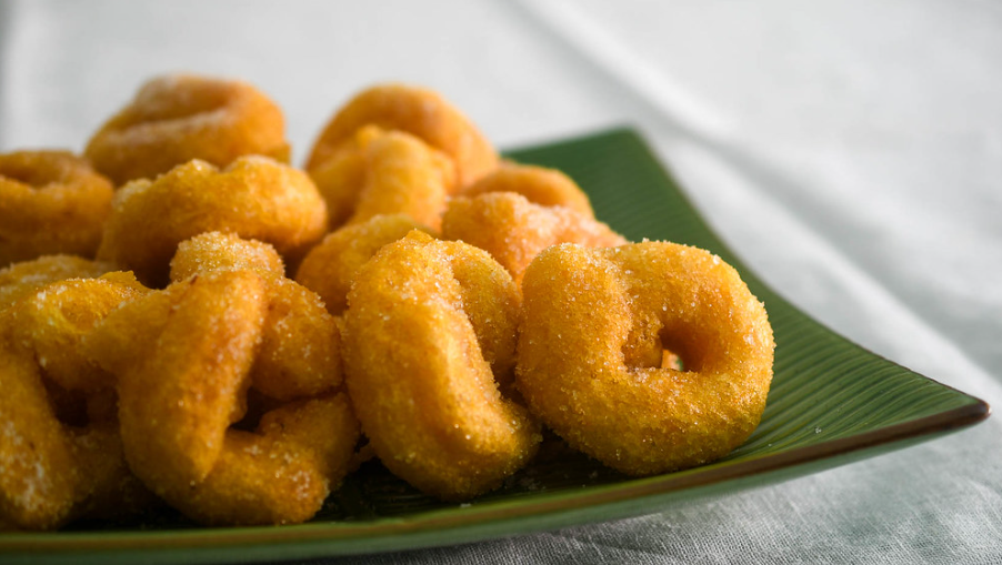 Buñuelos valencianos de calabaza. La rosquilla abuñuelada de las Fallas