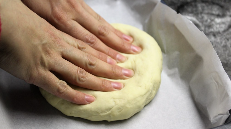 Masa de pizza casera, receta fácil que siempre sale bien