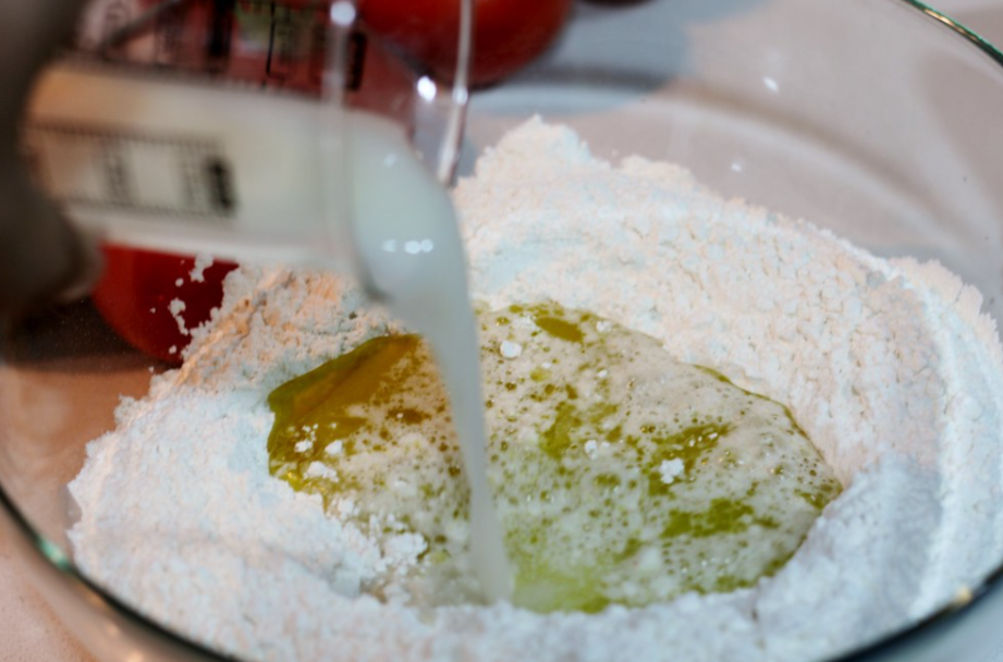 Masa de pizza casera, receta fácil que siempre sale bien