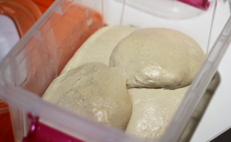 Masa de pizza casera, receta fácil que siempre sale bien