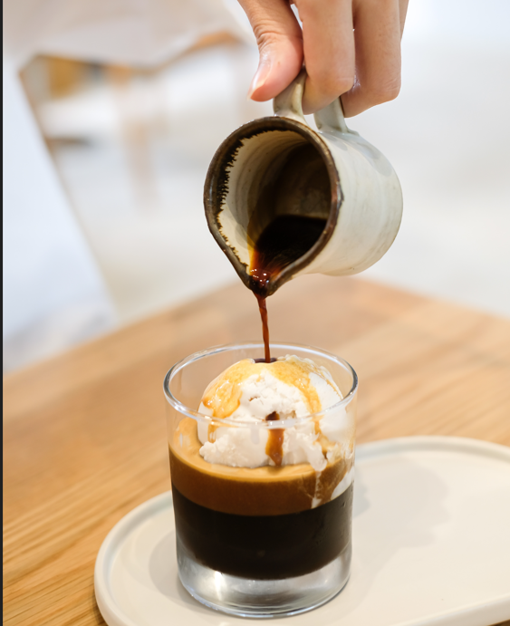 Cómo hacer un Affogato. El postre italiano de café y helado
