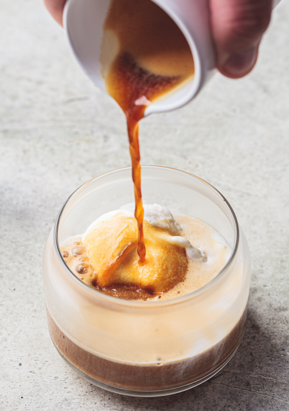 Cómo hacer un Affogato. El postre italiano de café y helado