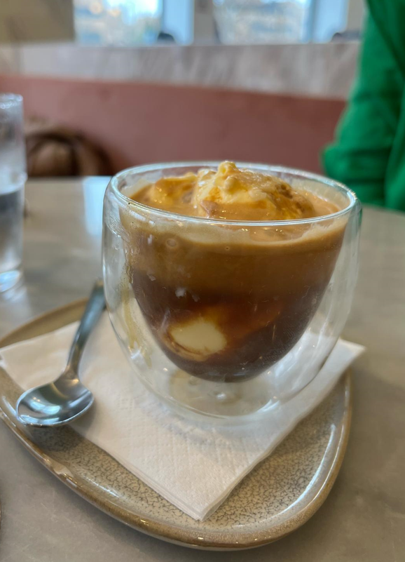 Cómo hacer un Affogato. El postre italiano de café y helado