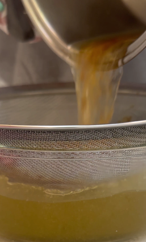 Caldo dashi. La sopa asiática con sabor a umami