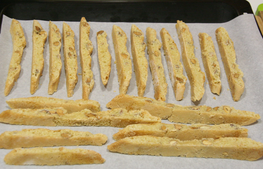 Cantucci o galletas italianas de almendra