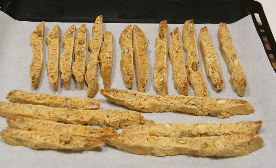 Cantucci o galletas italianas de almendra