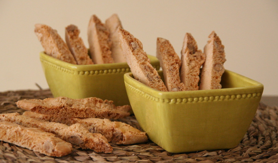 Cantucci o galletas italianas de almendra