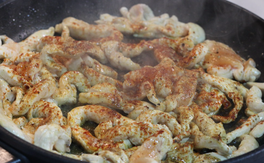 Fajitas mexicanas de pollo. chicken fajitas