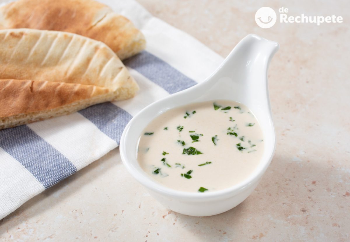 Salsa blanca tarator o taratur. Receta libanesa con tahini