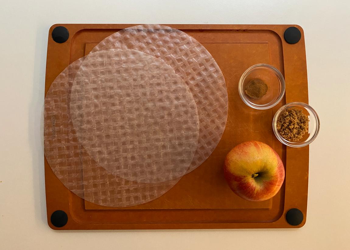 Cómo hacer pastel de manzana y papel de arroz en freidora de aire