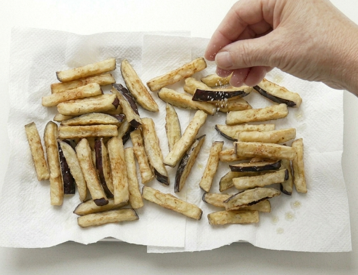 Berenjenas con miel fritas, un aperitivo crujiente y típico del sur