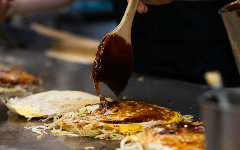 Cómo hacer la salsa Okonomiyaki para acompañar la tortilla japonesa