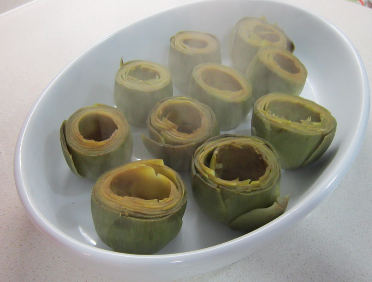 Alcachofas rellenas de jamón gratinadas al horno