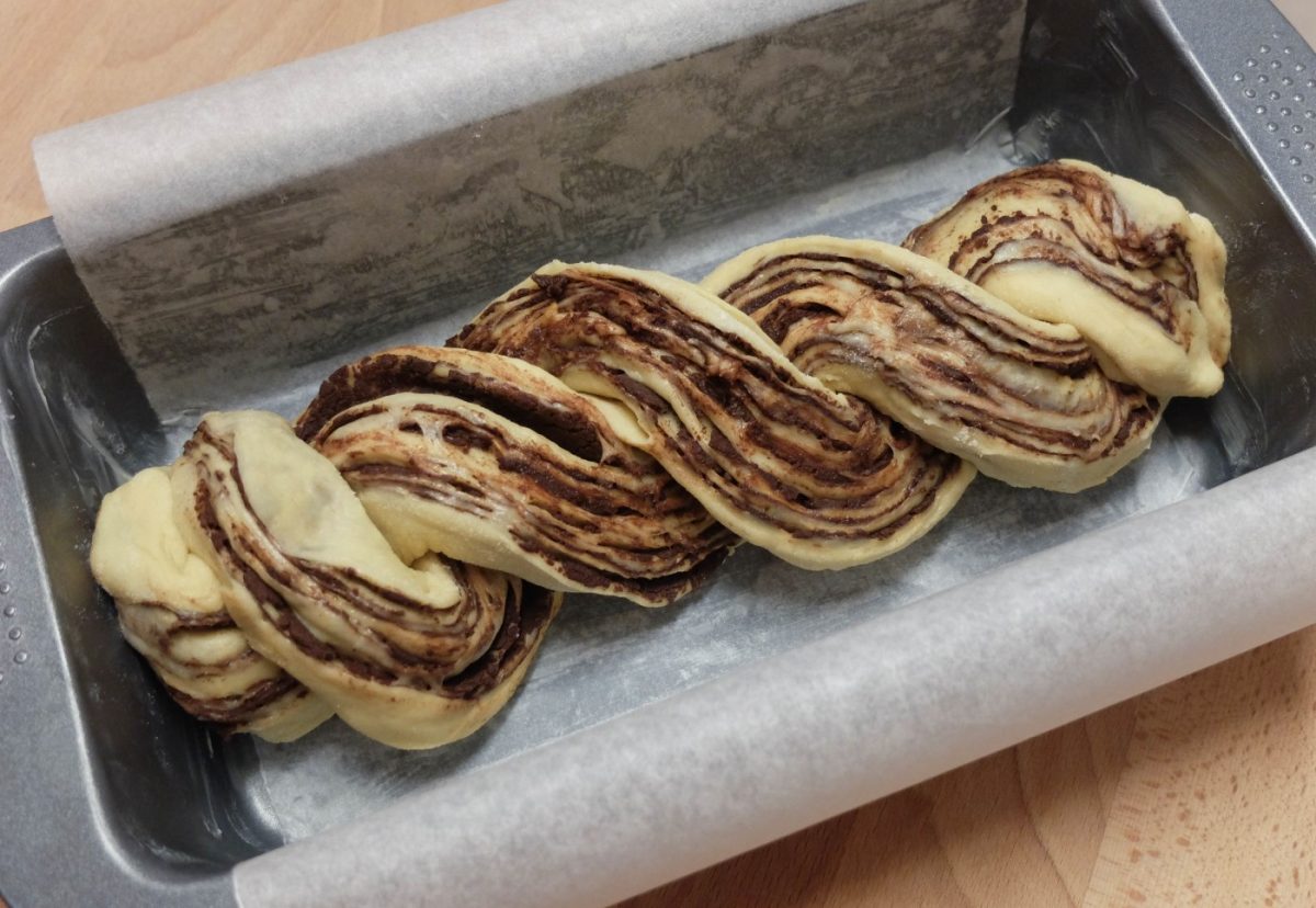 Babka de chocolate. Pastel tradicional con streusel crujiente