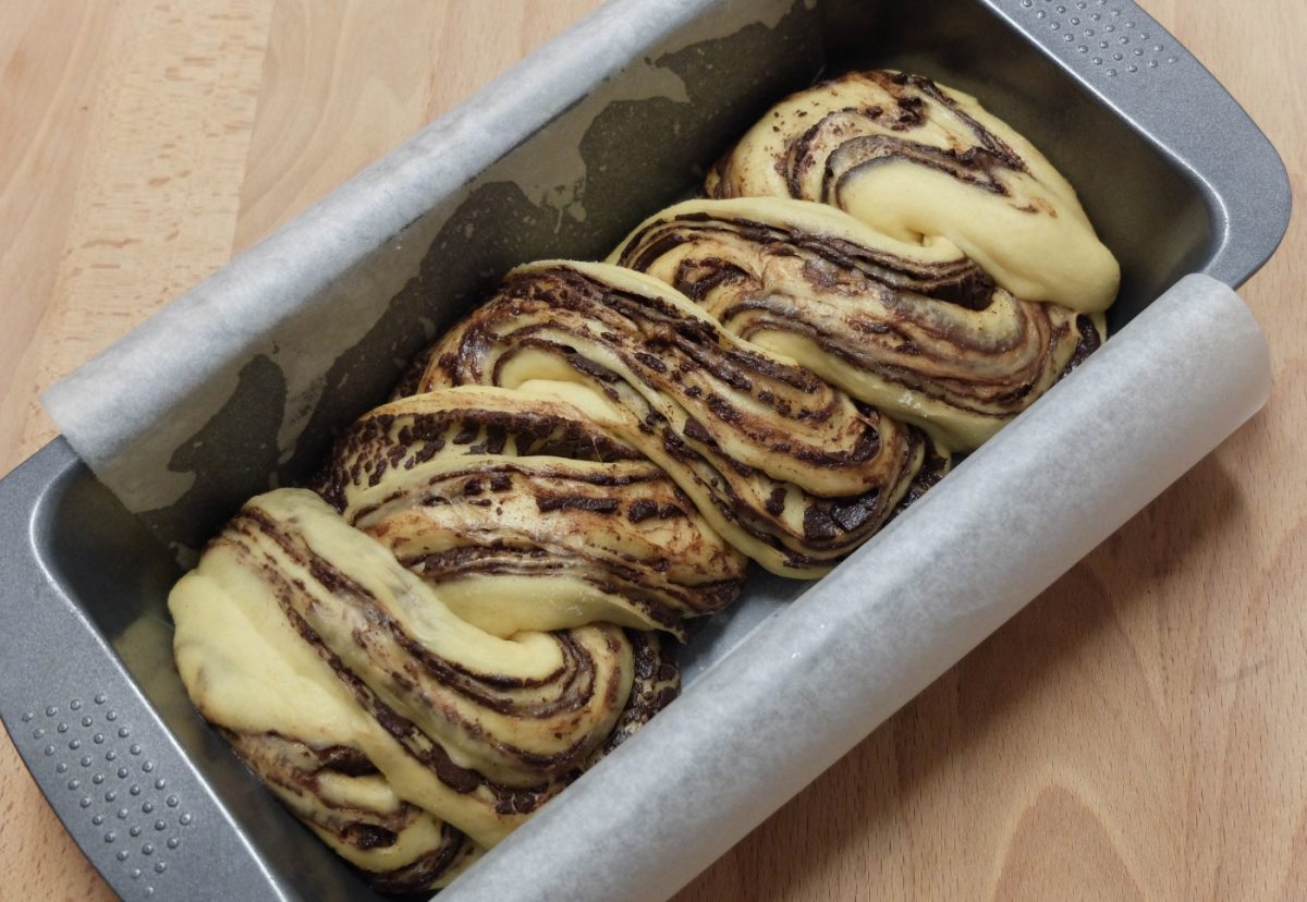 Babka de chocolate. Pastel tradicional con streusel crujiente