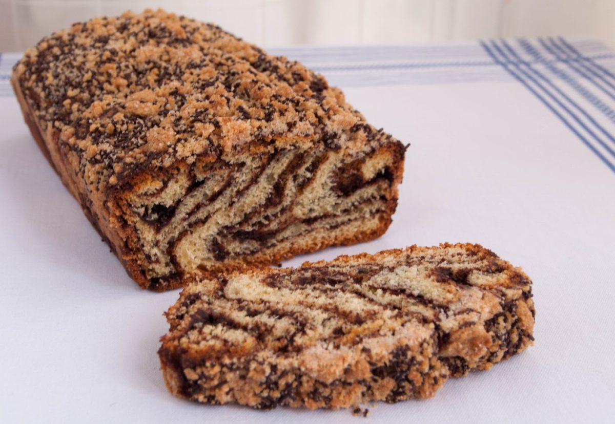 Babka de chocolate. Pastel tradicional con streusel crujiente