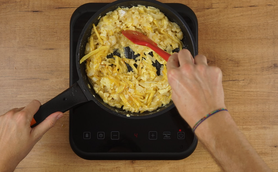 Bacalao Dorado o Bacalhau à Brás. Receta portuguesa tradicional paso a paso