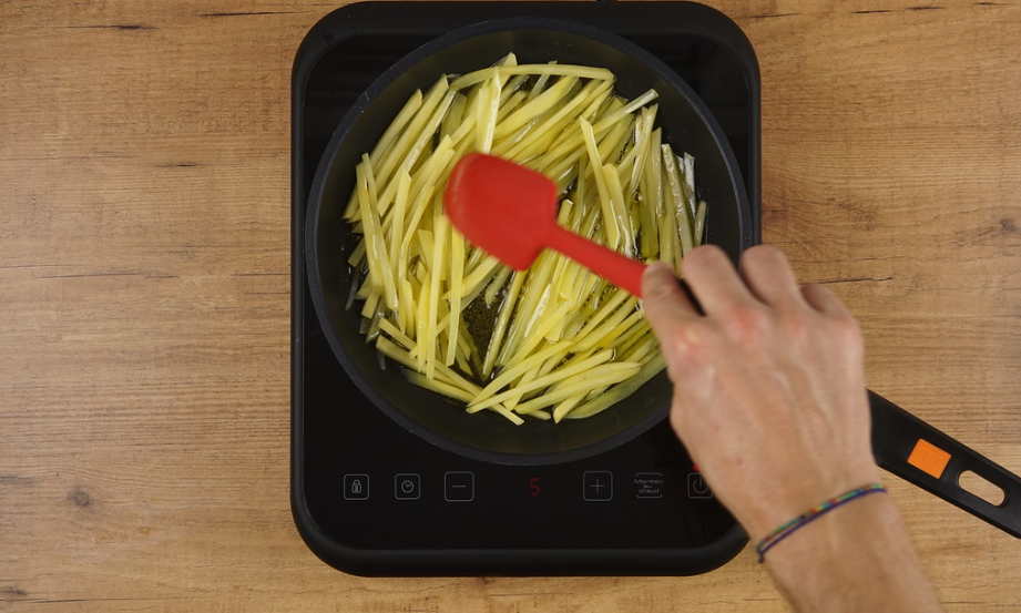 Patatas paja fritas y caseras. Versión tradicional y en freidora de aire