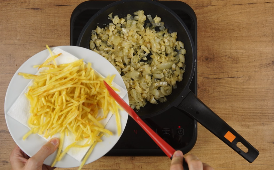 Bacalao Dorado o Bacalhau à Brás. Receta portuguesa tradicional paso a paso