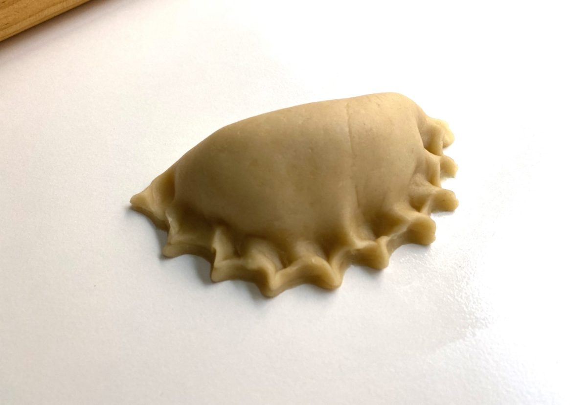 Borekas de queso y mezcla de hierbas. Empanadillas de origen turco