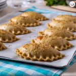 Borekas de queso y mezcla de hierbas. Empanadillas de origen turco