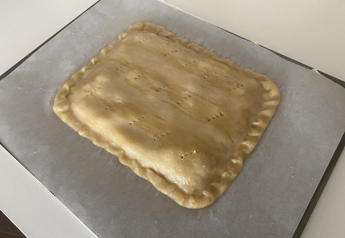 Coca amb tonyina. Receta tradicional alicantina