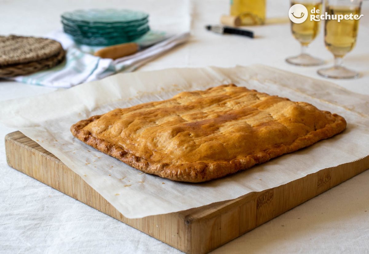 Coca amb tonyina. Receta tradicional alicantina