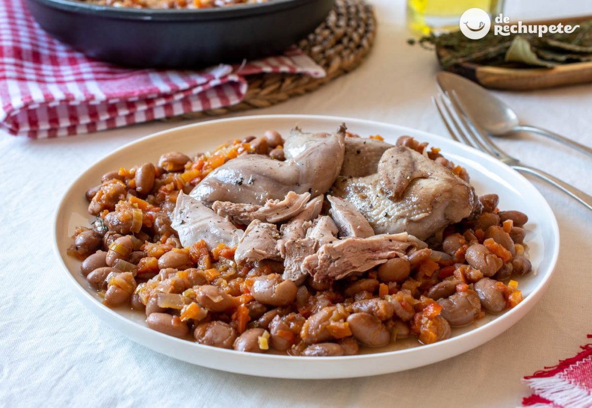 Codorniz confitada con alubias rojas. Un rico guiso de legumbres