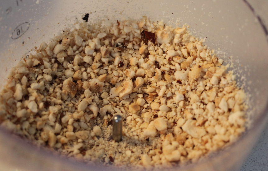 Cómo elaborar mantequilla o crema de frutos secos. Mantequilla de cacahuete, almendra, avellana...
