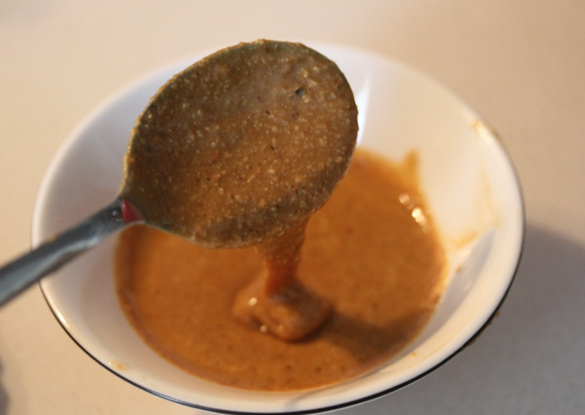 Cómo elaborar mantequilla o crema de frutos secos. Mantequilla de cacahuete, almendra, avellana...