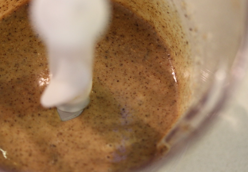 Cómo elaborar mantequilla o crema de frutos secos. Mantequilla de cacahuete, almendra, avellana...