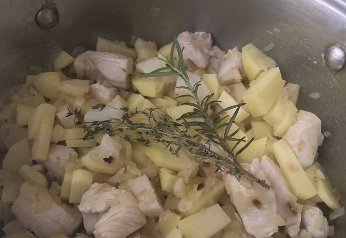 Crema de pollo casera. Una receta rápida para los días fríos
