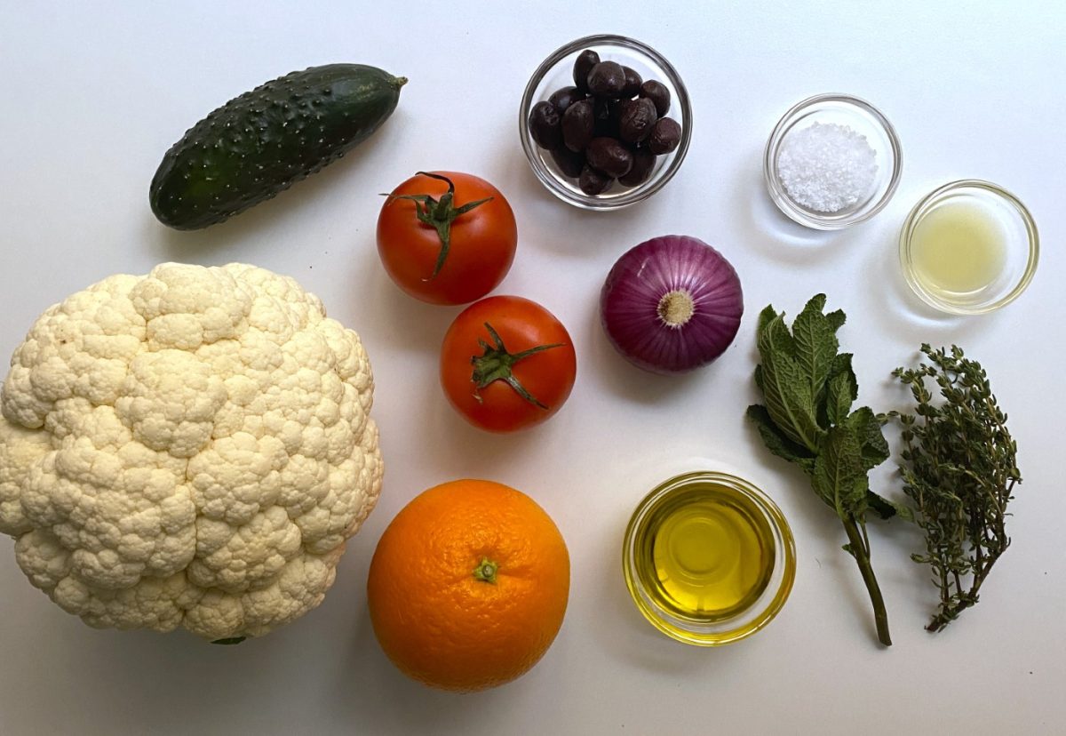 Ensalada de coliflor mediterránea. Perfecta para los días de calor