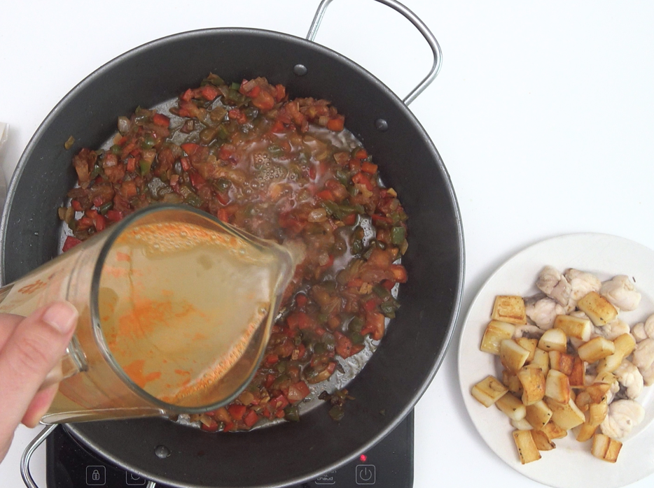 Fideuá de marisco. Receta tradicional valenciana