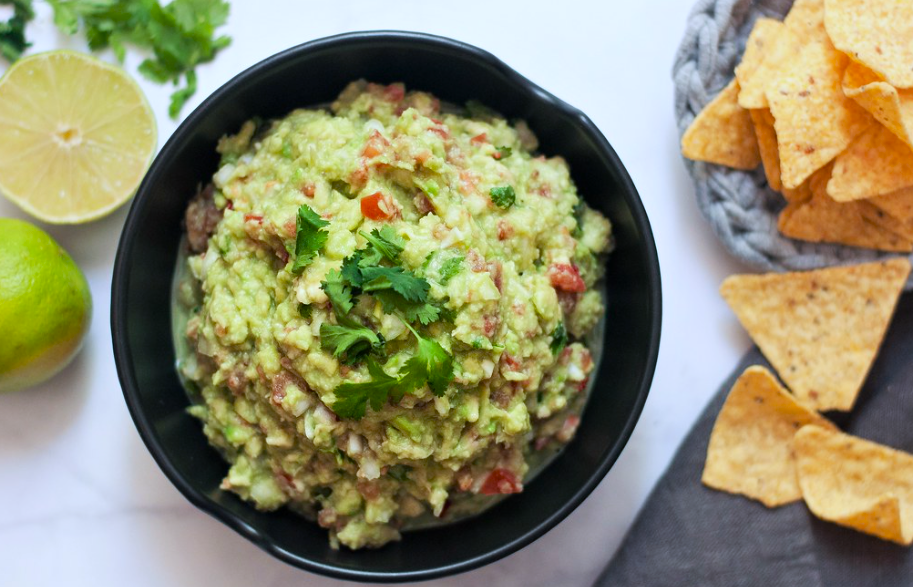 Cómo hacer guacamole mexicano fácil